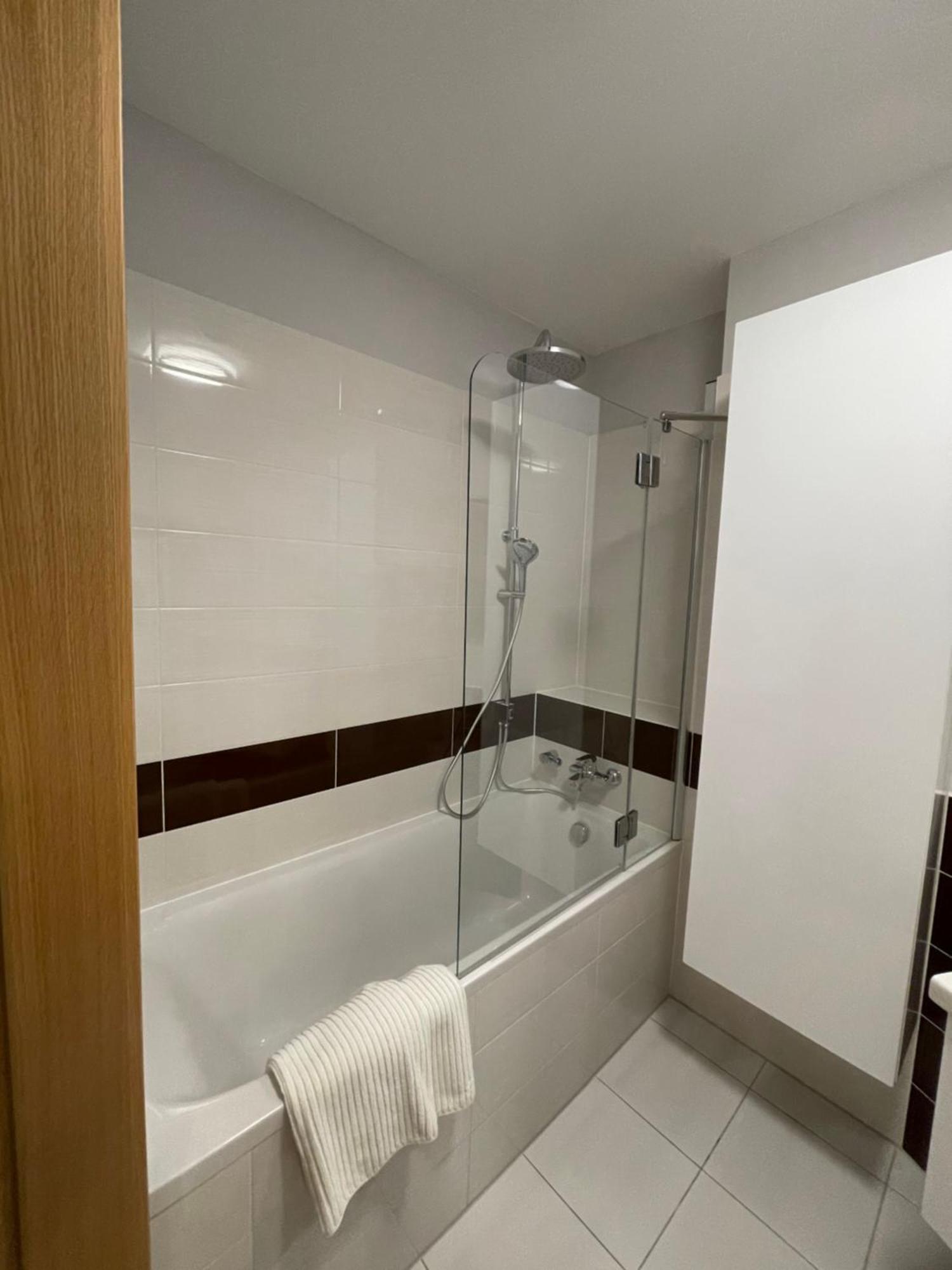 Sag Panorama City Apartment 3 Rooms Free Parking Free Wifi ブラチスラヴァ エクステリア 写真