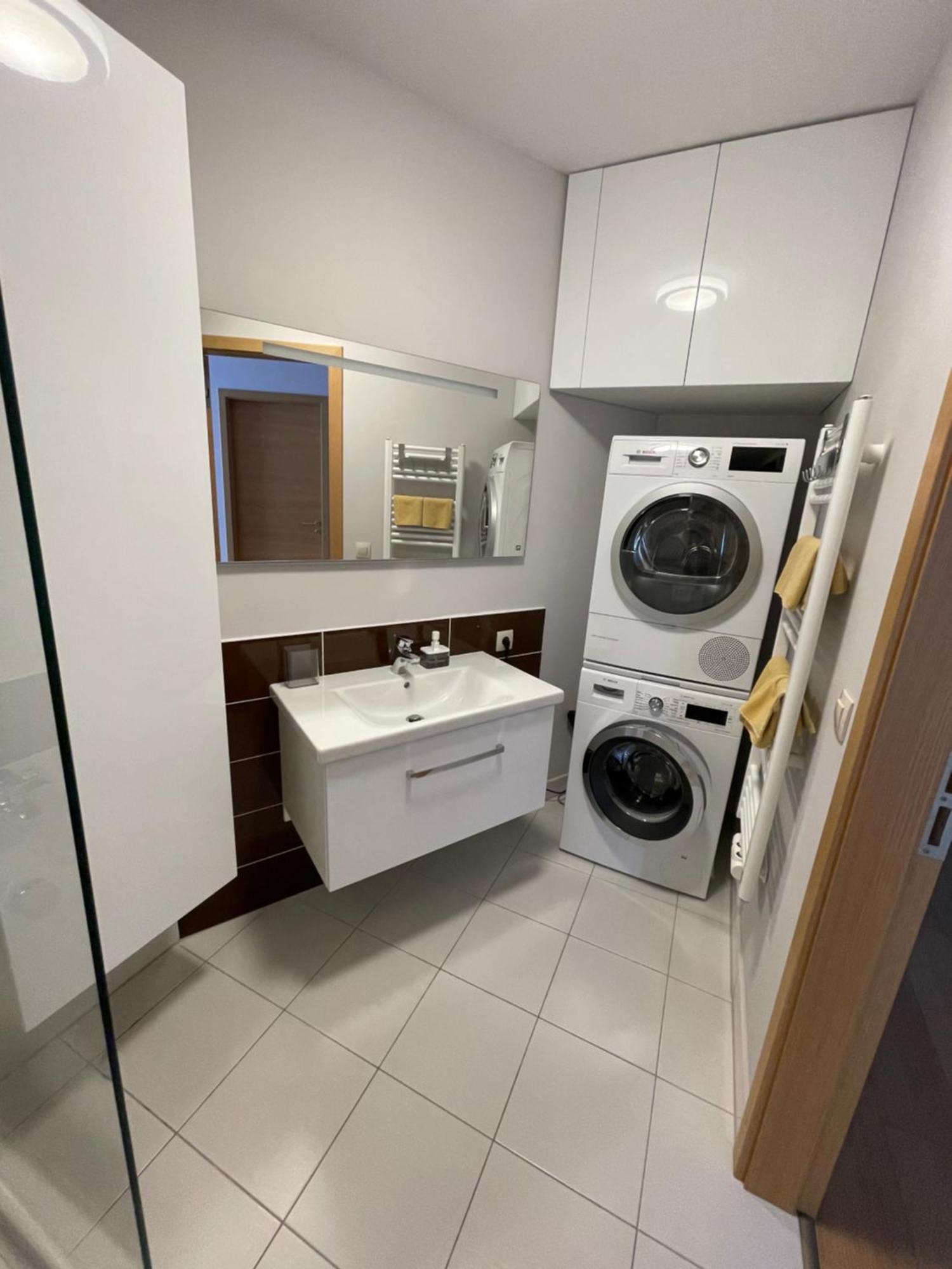 Sag Panorama City Apartment 3 Rooms Free Parking Free Wifi ブラチスラヴァ エクステリア 写真