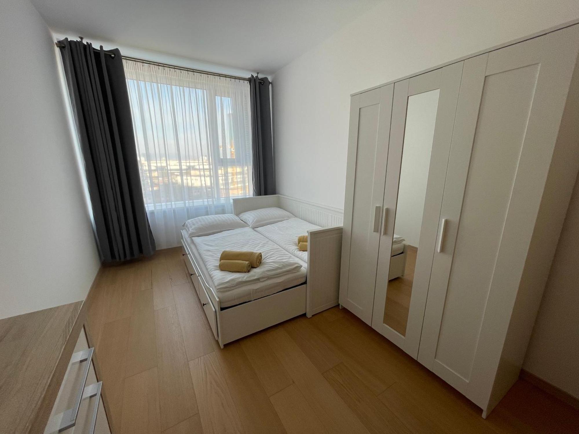 Sag Panorama City Apartment 3 Rooms Free Parking Free Wifi ブラチスラヴァ エクステリア 写真